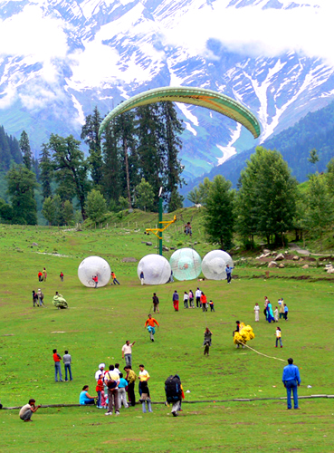 best resort in manali
